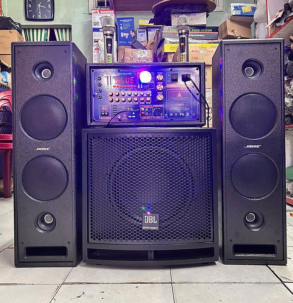 Bộ karaoke di động cho xe hơi, kèm 2 mic UHF