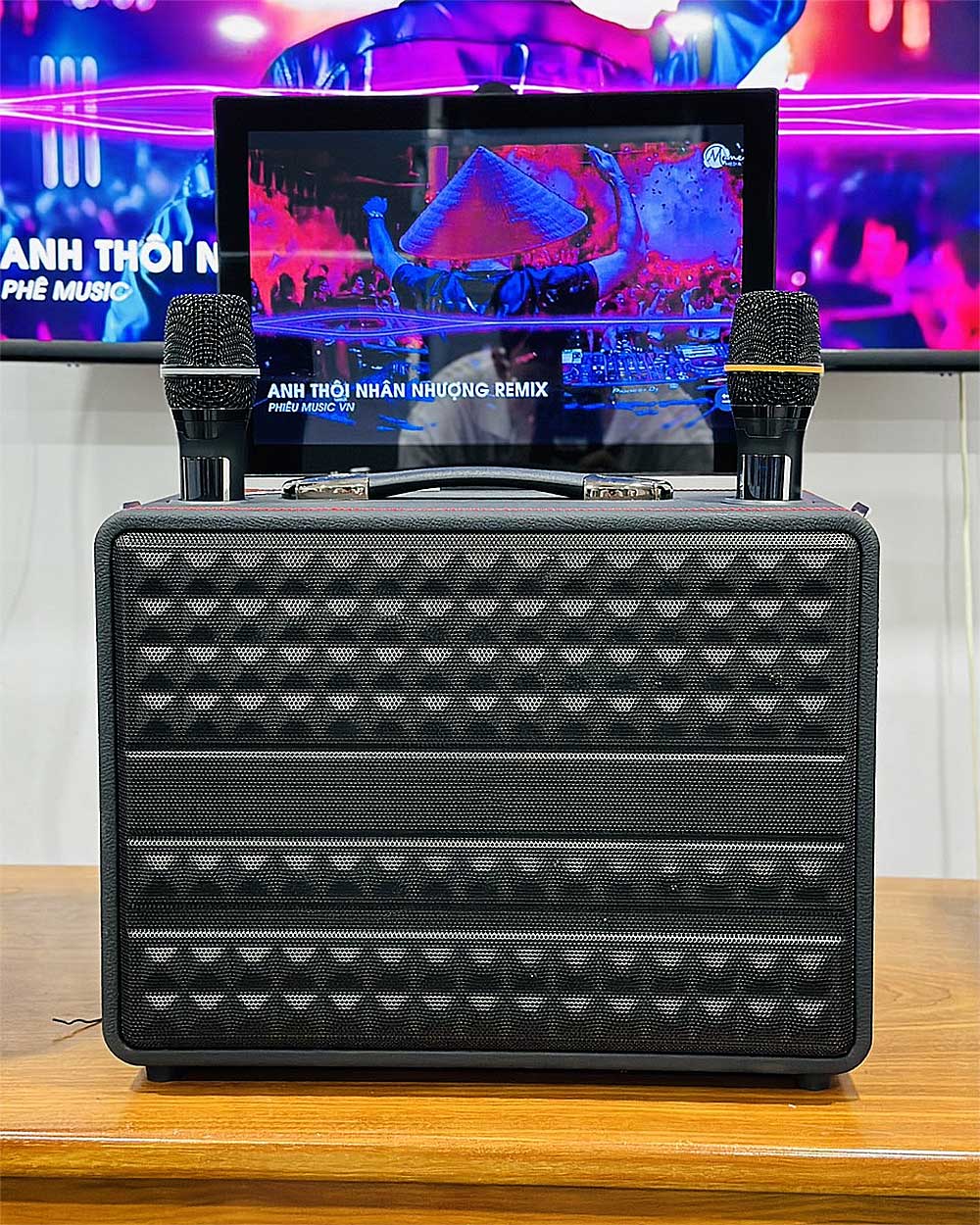Loa karaoke xách tay T33Pro, màn hình 14 inch