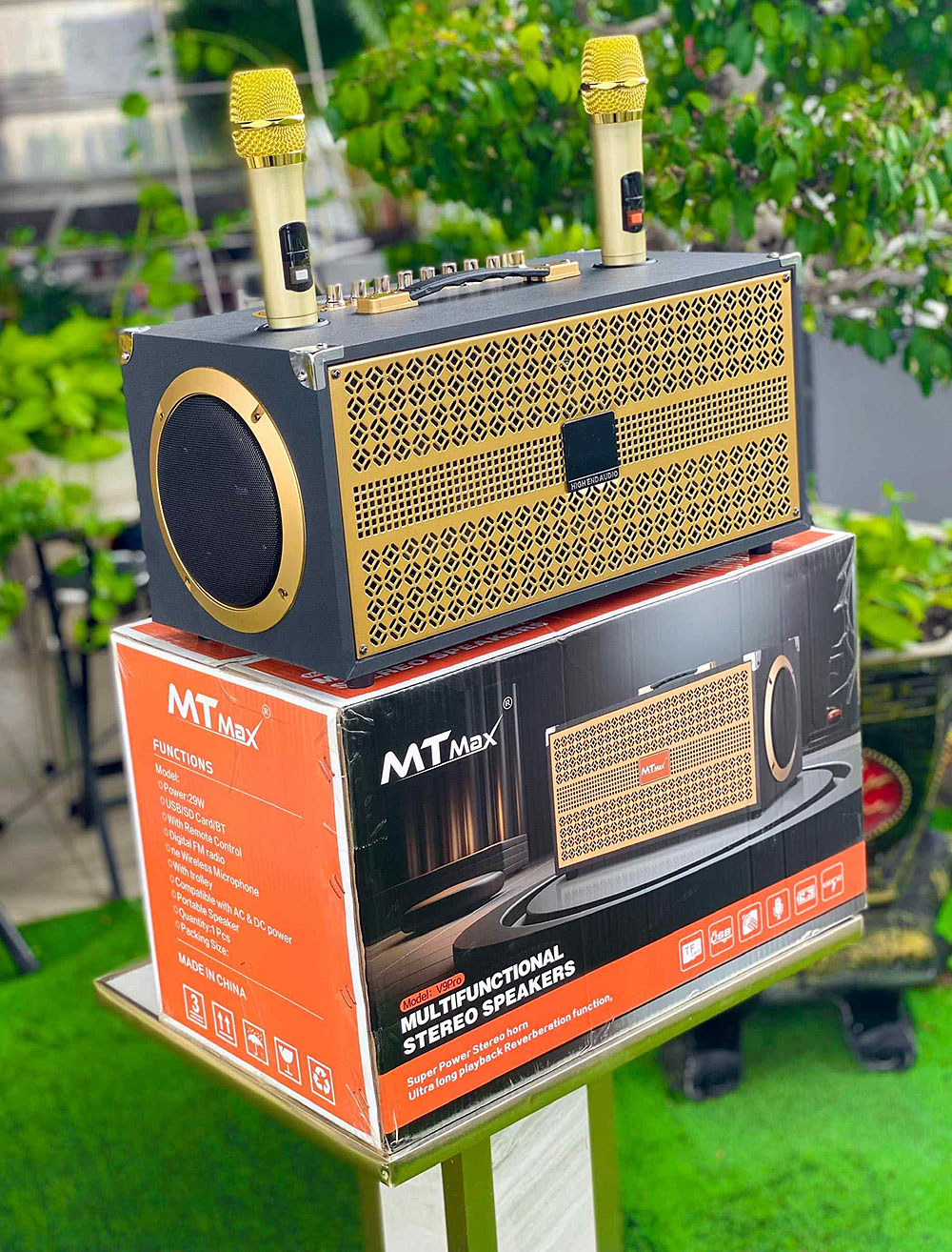 Loa karaoke xách tay V9 Promax, 2 mic ko dây