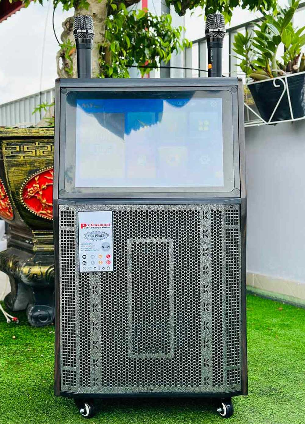 Loa kéo có màn hình T70, củ bass 25
