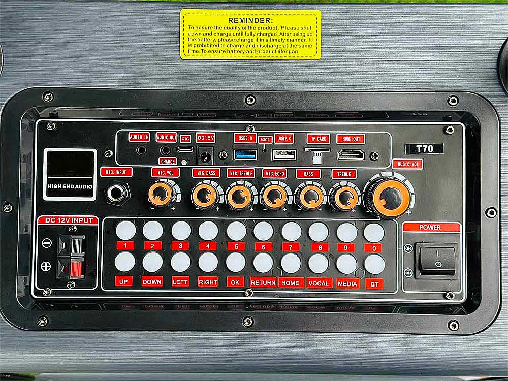 Loa kéo có màn hình T70, củ bass 25