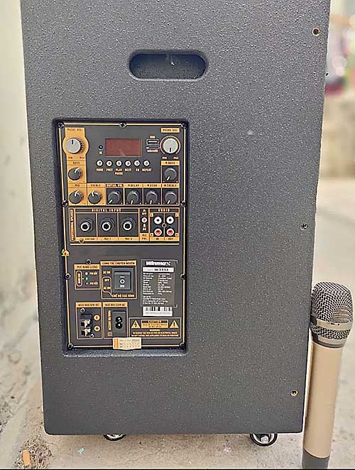 Loa kéo di động Winmax W-3333, dùng 2 mic UHF