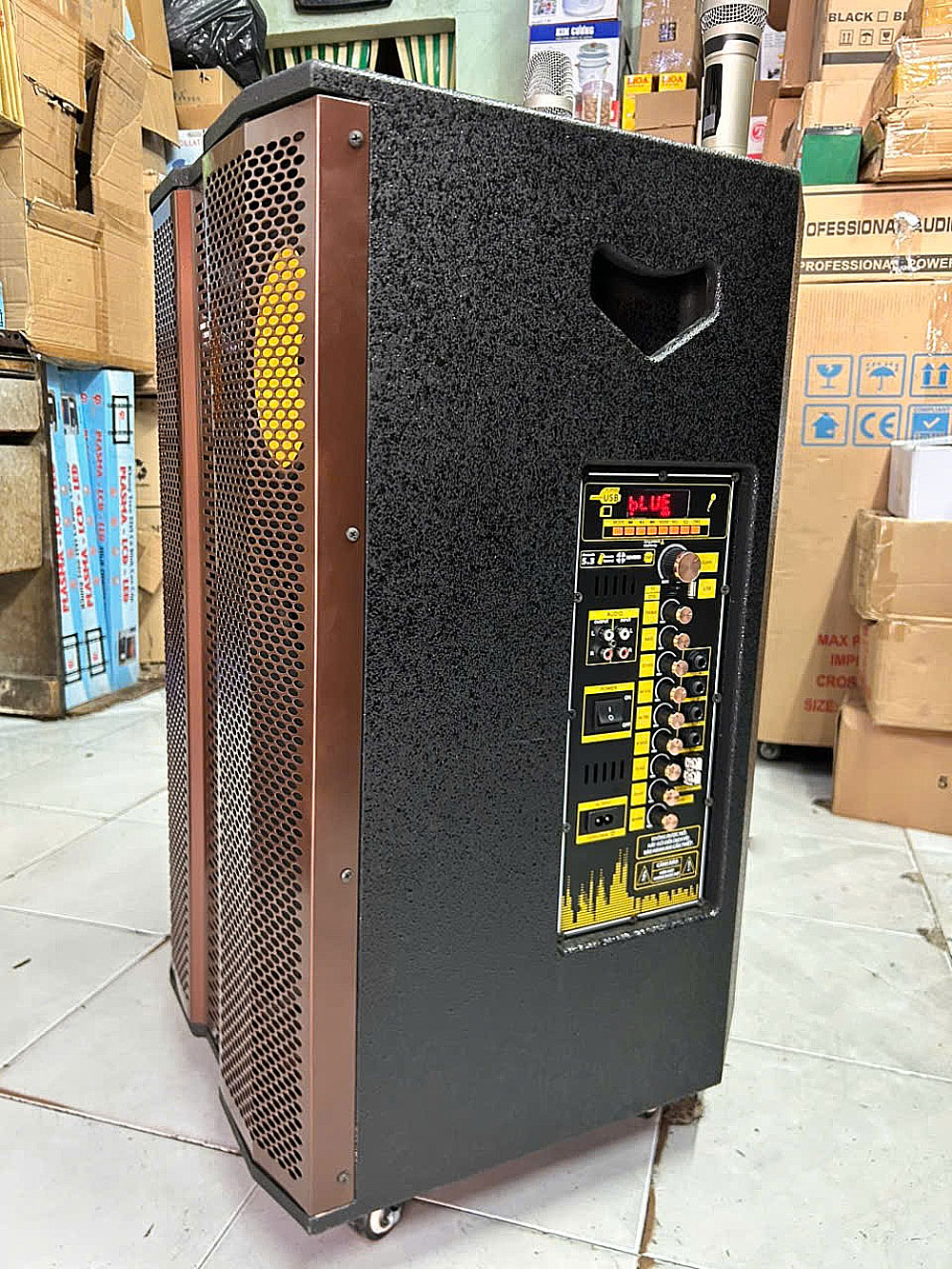 Loa kéo hát karaoke KP-334C, 3 đường tiếng