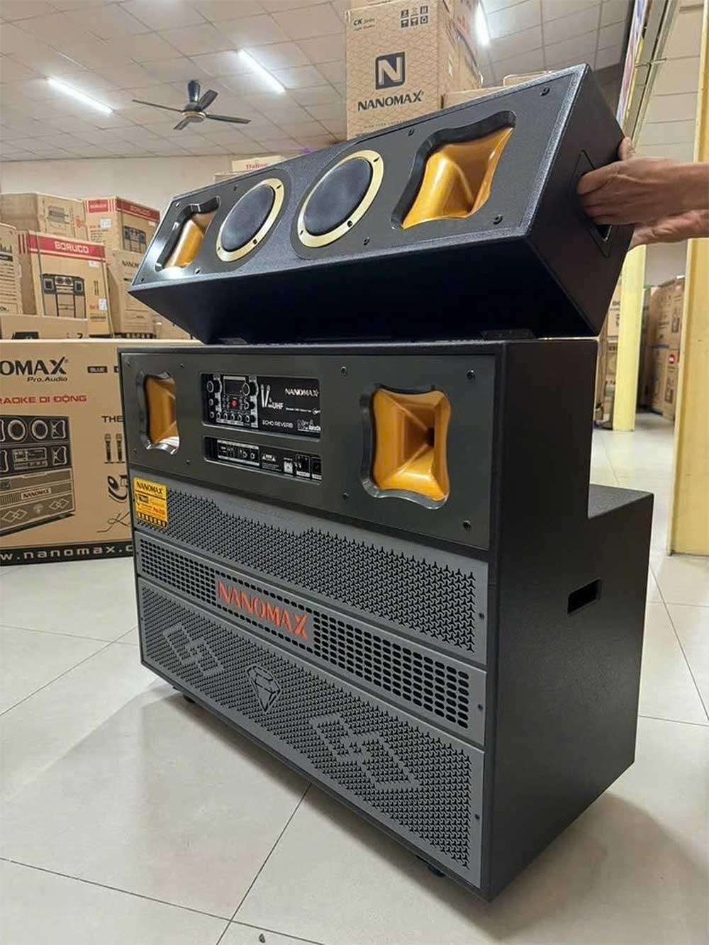 Loa kéo Nanomax Pro-215i, công suất max 220W