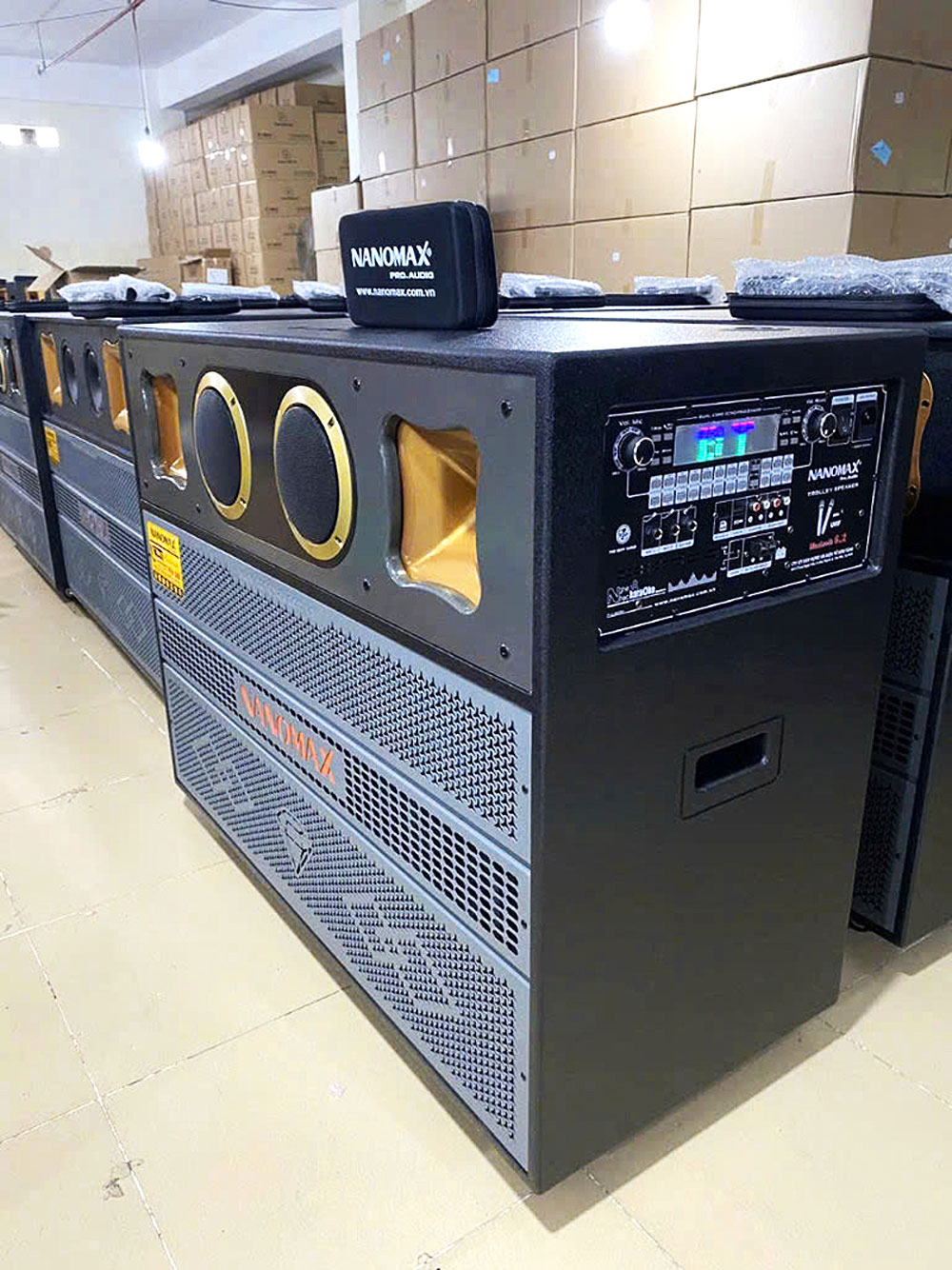 Loa kéo Nanomax Pro-300, Loa 3 đường tiếng