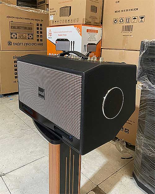 Loa xách tay Soundbox TW318, sử dụng 6 củ loa