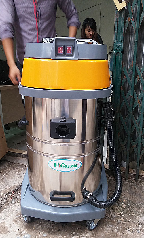 Máy hút bụi hiclean HC70, thùng chứa dung tích 70 lít