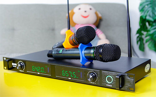 Micro không dây KIWI A3 Plus, mẫu mic giá rẻ hát cực hay