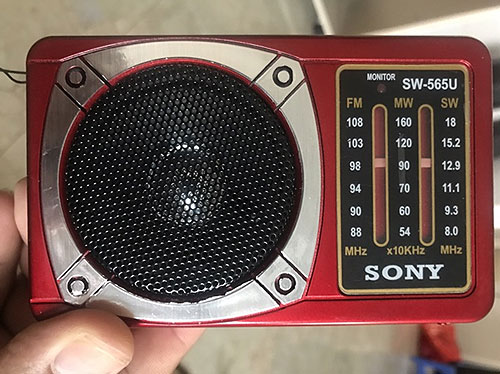 Radio 3 band SONY SW-565U, có chức năng nghe nhạc MP3