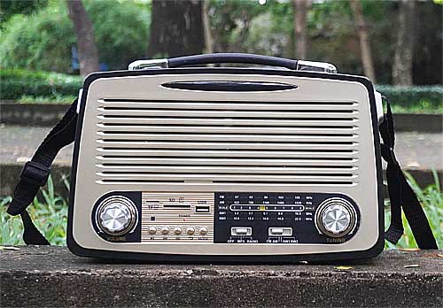 Radio 4 band Kemai MD-1700BT, kiểu cổ điển sang trọng